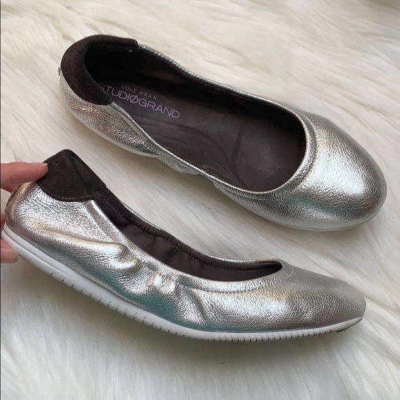 Cole Han StudioGrand Ballet Silver Flats Size 6 - Picture 2 of 8